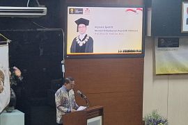 Menbud tantang para cendekiawan menulis sejarah secara komprehensif
