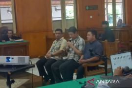 Terdakwa sebut Rp19 miliar mengalir kepada Baron dalam pengadaan smartboard Langkat