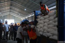 Bulog Tulungagung optimalkan pengiriman ke daerah kurang stok beras