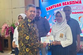 PLN Bengkulu salurkan bantuan beasiswa untuk 41 pelajar berprestasi