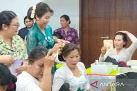 Pemkab Bangli beri pelatihan tata rias sanggul dan wajah