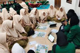 UNUSA tingkatkan literasi kesehatan reproduksi pada santriwati