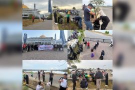 Lapas Kendari dan Ditjenpas Sultra gelar kerja bakti di ikon wisata religi Al-Alam