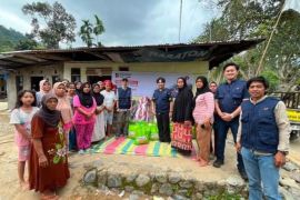 Pasca Banjir Bandang Kuranji, Nindya Karya Hadir Salurkan Bantuan untuk Warga Terdampak