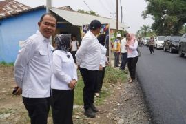 Plt. Bupati Tiorita tinjau Jalan Secanggang, Tahap I Rampung sesuai janji