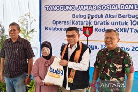 Peringati HUT ke-81 RI, Bulog dan Kodam XXII/Tambun Bungai gelar operasi katarak gratis