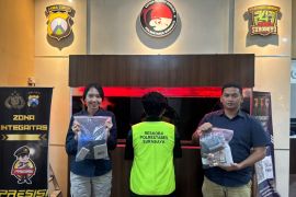 Polisi bongkar praktik produksi tembakau sintetis di Sidoarjo