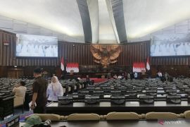 Merah putih mulai hiasi kompleks parlemen jelang Sidang Tahunan