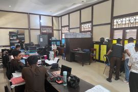 Kejari Ende menggeledah kantor Disdikbud terkait dugaan korupsi pengadaan barang