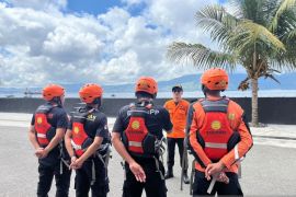 Basarnas Ambon kerahkan personel ke SBB cari nelayan tenggelam