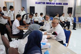 Imigrasi Banda Aceh semarakkan HUT RI ke-81 dengan aksi kemanusiaan