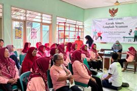 Cegah risiko jatuh pada lansia, mahasiswa Profesi Fisioterapi UMS gelar skrining keseimbangan