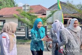 Ikatan Bidan gelar bakti sosial di HUT - 75