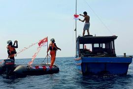 Kantor SAR Natuna edukasi nelayan tentang pentingnya alat keselamatan