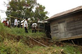 Pemkab HSU bergerak cepat penanganan dua rumah ambruk