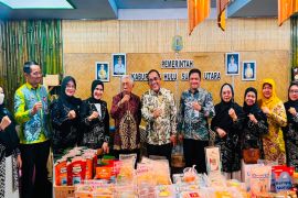Bupati turun langsung jajakan produk HSU di Kalsel Expo 2026