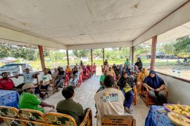 PLN Papua salurkan bantuan pendidikan dan modal usaha bagi warga Sarmi