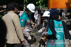 UGM-Greenlab uji kualitas air sumur warga Raja Ampat