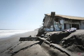 SRI DIY: Gelombang tinggi pantai selatan memicu kerugian Rp201 juta lebih