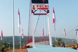 Kapolri resmikan Jembatan Merah Putih guna bantu akses warga
