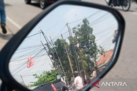 Pemkab Karawang mulai menata dan tertibkan jaringan kabel udara di perkotaan