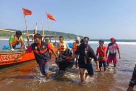 Seorang nelayan Pangandaran meninggal dalam insiden perahu terbalik