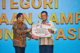 Pemprov Kepri berprestasi, terima insentif Rp1,5 miliar dari Kemendagri