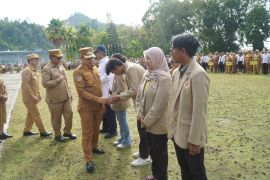 Wakil Wali Kota Jayapura menilai mahasiswa KKN memotivasi kembangkan kampung