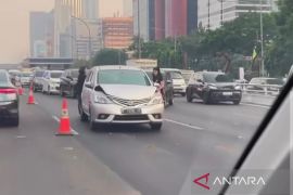Polisi beberkan kronologi kecelakaan dua mobil di Tol Dalam Kota