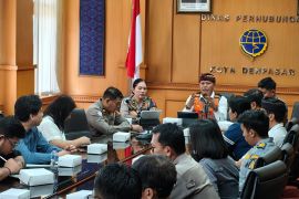 Papan pembatas di kawasan Living World tetep dipasang cegah kemacetan di jam sibuk