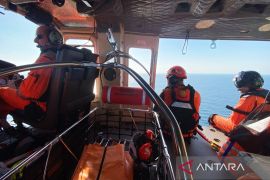 Tim SAR kerahkan tiga kapal dan helikopter cari korban KMP Yasmin