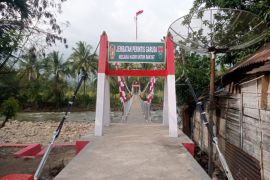 Kodim Rejang Lebong Bengkulu selesaikan pembangunan jembatan gantung di Lebong