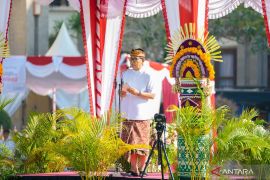 Bupati Adi Arnawa maknai hari jadi Bali untuk jaga alam dan budaya