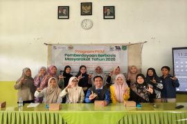 ULM dan Uniska perkuat UMKM pembuatan pewarna alami