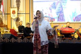 Astrid Widayani menyebut karawitan jadi gambar kebersamaan