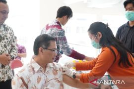 Etana vaksinasi 570 orang cegah penularan hepatitis A