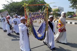 Pelajar Tapin tampilkan kreativitas di karnaval kemerdekaan