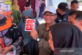 DPRD Jabar menggelar pasar murah di sejumlah wilayah Cianjur
