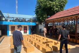 Polda Sultra sita 48 dus rokok ilegal di Kendari