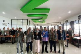 Dari Listrik untuk Kehidupan, PLN Dukung Petani Bawang Alahan Panjang Makin Produktif