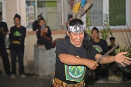 Pencak silat dan debus semarakkan awal Festival Anyer-Panarukan