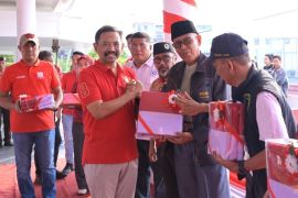 Polda Jambi dorong nasionalisme lewat pemasangan bendera merah putih