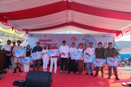 Parade kostum pahlawan warnai perayaan HUT ke-81 RI di Gorontalo