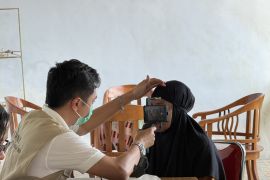FPIK Unpatti hadirkan layanan mata gratis untuk warga pesisir Asilulu
