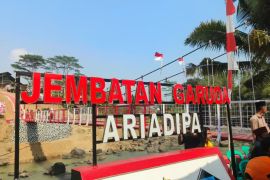 Warga Desa Jambenenggang Sukabumi senang kehadiran Jembatan Garuda