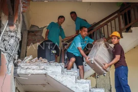 Unhas aktifkan KKN Tanggap Bencana bantu NTT