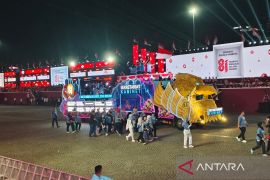 Prabowo-Gibran saksikan pawai Karnaval Kemerdekaan di Monas