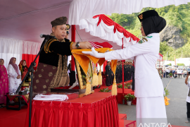 Hendri Arnis Pimpin Upacara HUT RI ke-81 dengan Nuansa Persatuan Nusantara