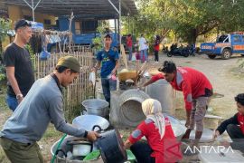 Tokoh pemuda Bima ajak perkuat solidaritas bantu korban gempa NTT