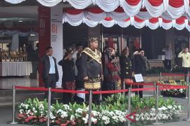 Menteri PKP kenakan baju adat Lampung saat pimpin upacara HUT ke-81 RI